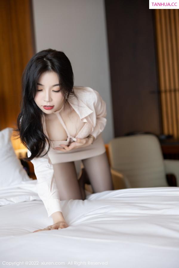 陈芝 芝芝Booty [XiuRen]高清写真图 2022.10.20 No.5737 徐莉芝Booty 黑丝美腿第17张图片